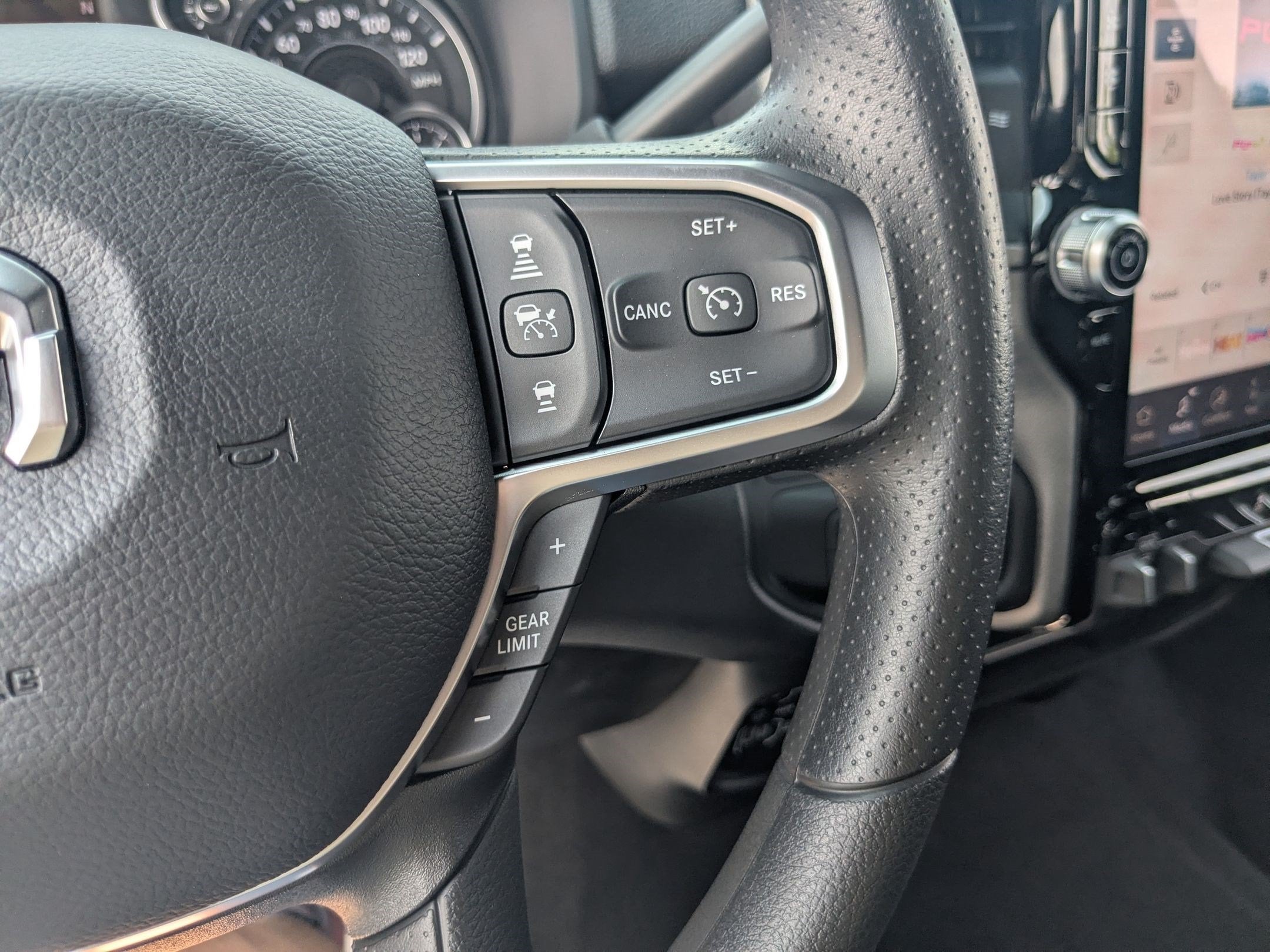 2026 RAM 2500 RAM 2500 BLACK EXPRESS CREW CAB 4X4 6'4' BOX