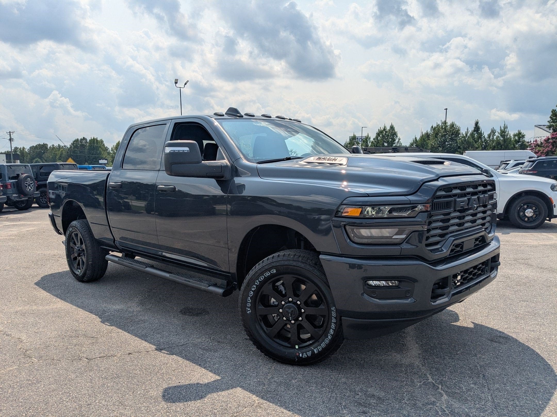 2026 RAM 2500 RAM 2500 BLACK EXPRESS CREW CAB 4X4 6'4' BOX