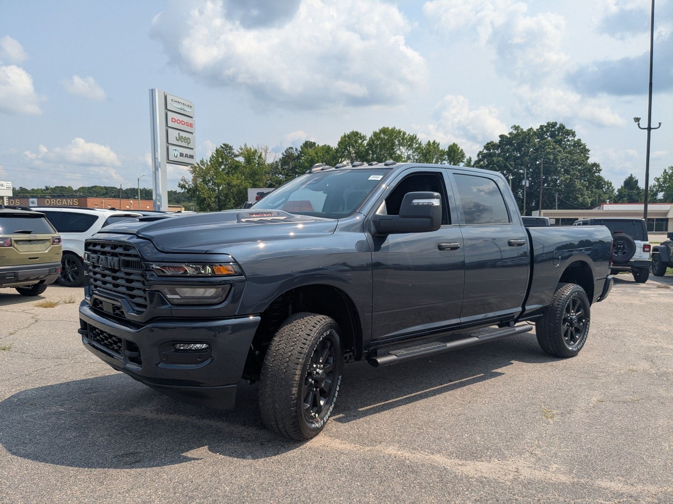2026 RAM 2500 RAM 2500 BLACK EXPRESS CREW CAB 4X4 6'4' BOX