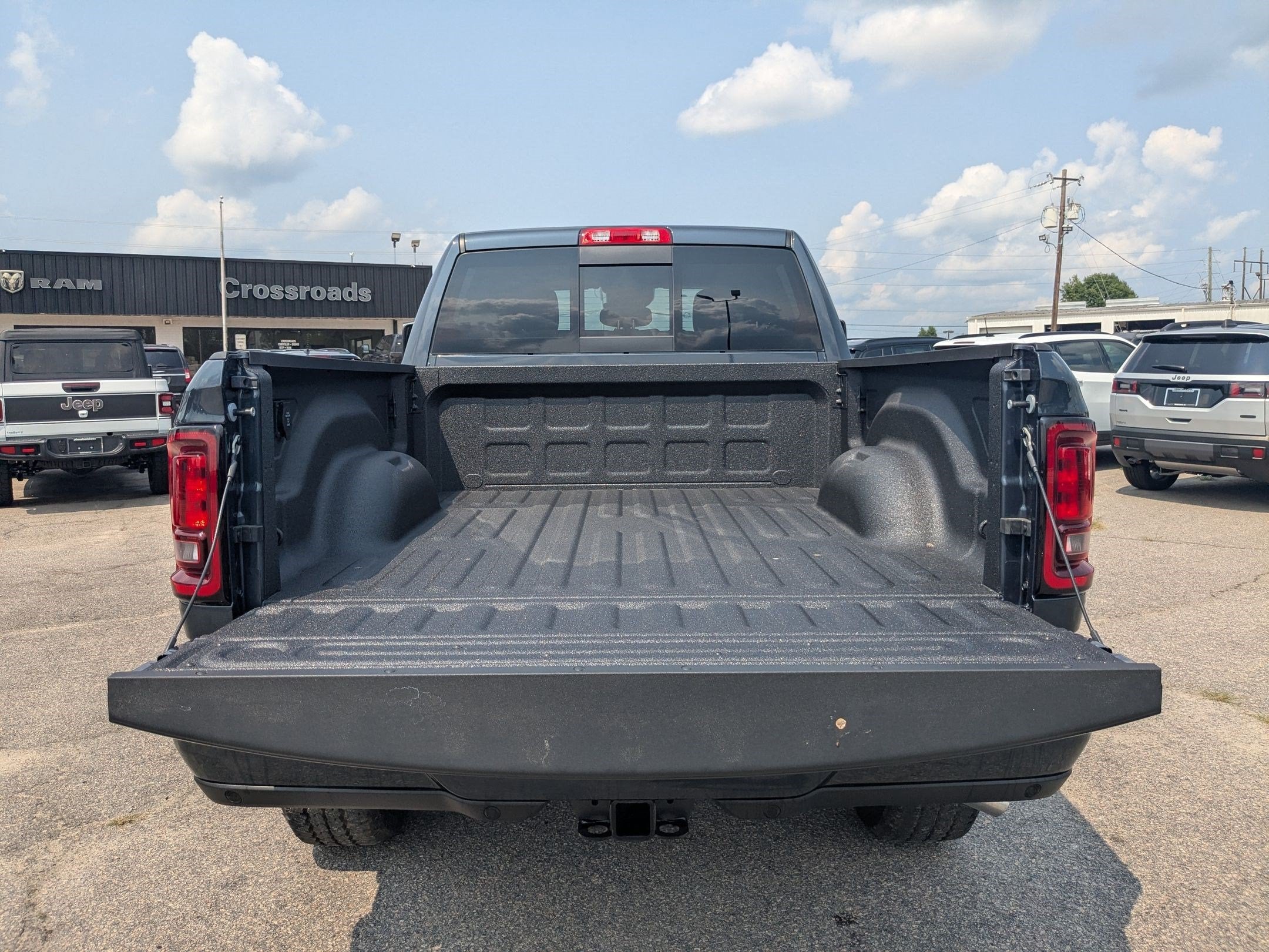 2026 RAM 2500 RAM 2500 BLACK EXPRESS CREW CAB 4X4 6'4' BOX