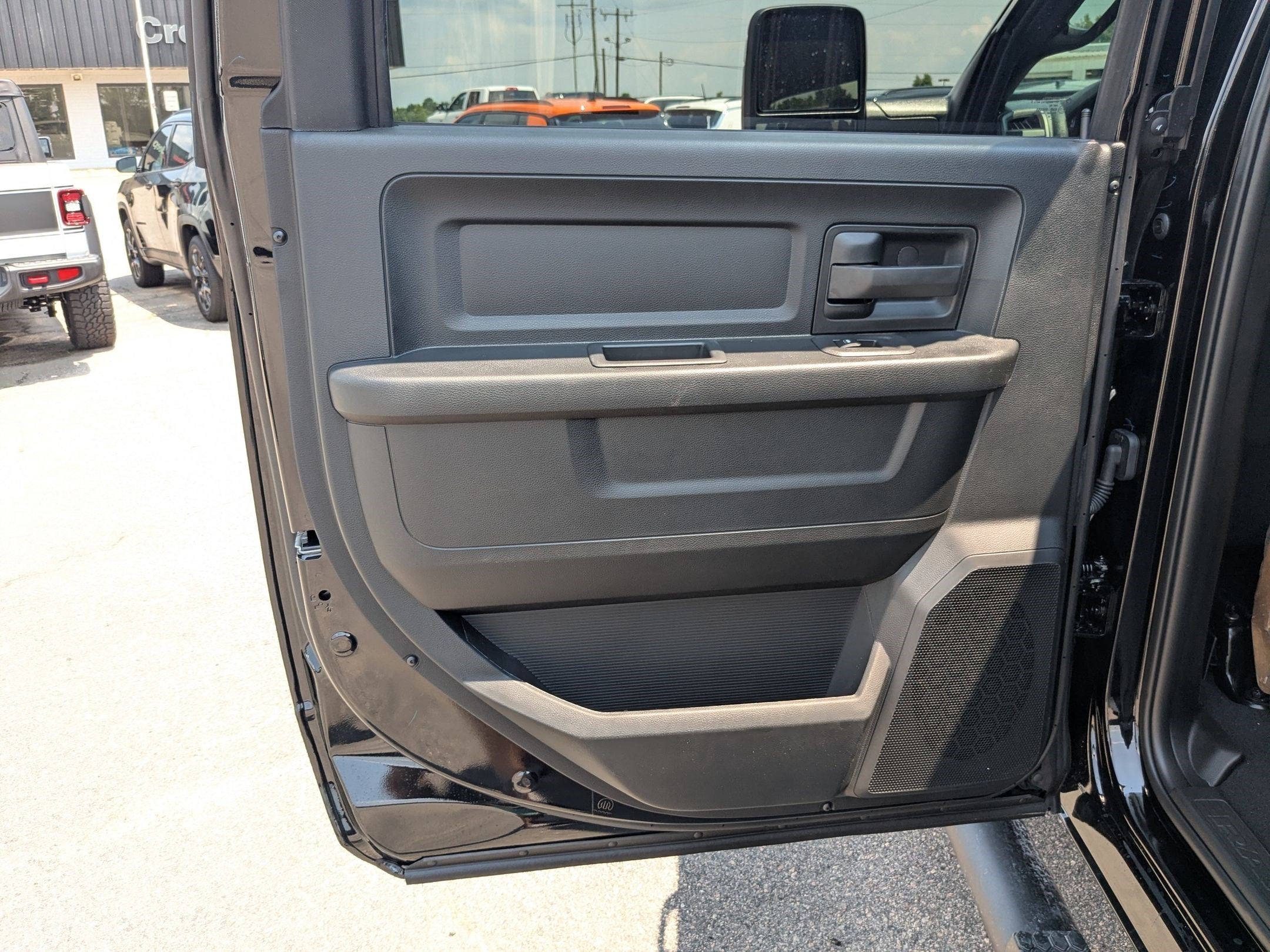 2026 RAM 2500 RAM 2500 TRADESMAN CREW CAB 4X4 6'4' BOX