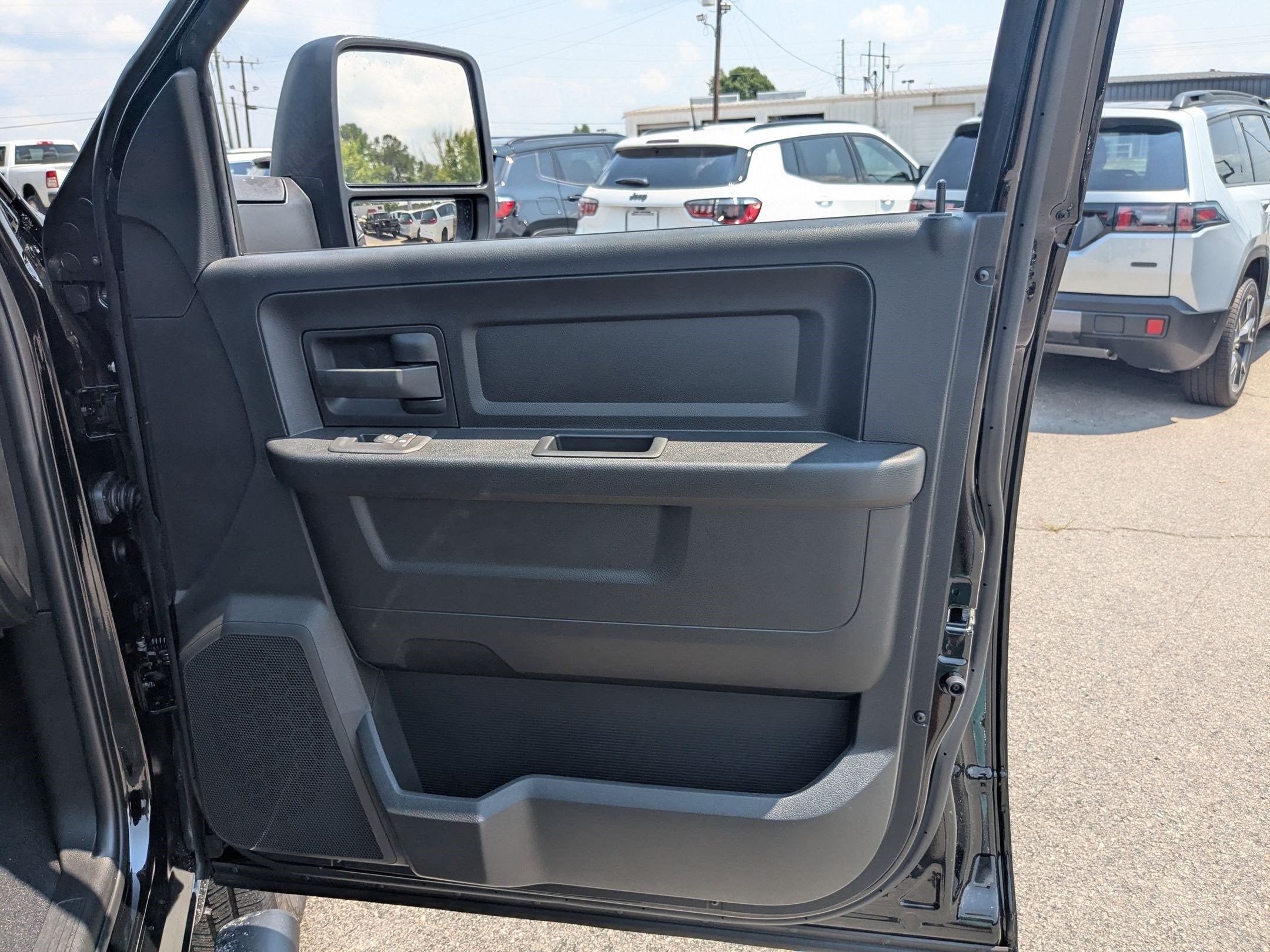 2026 RAM 2500 RAM 2500 TRADESMAN CREW CAB 4X4 6'4' BOX