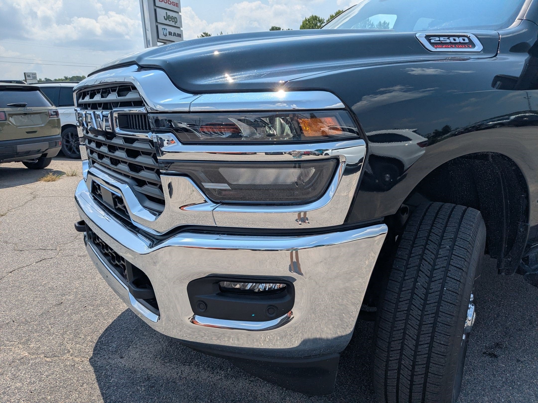 2026 RAM 2500 RAM 2500 TRADESMAN CREW CAB 4X4 6'4' BOX