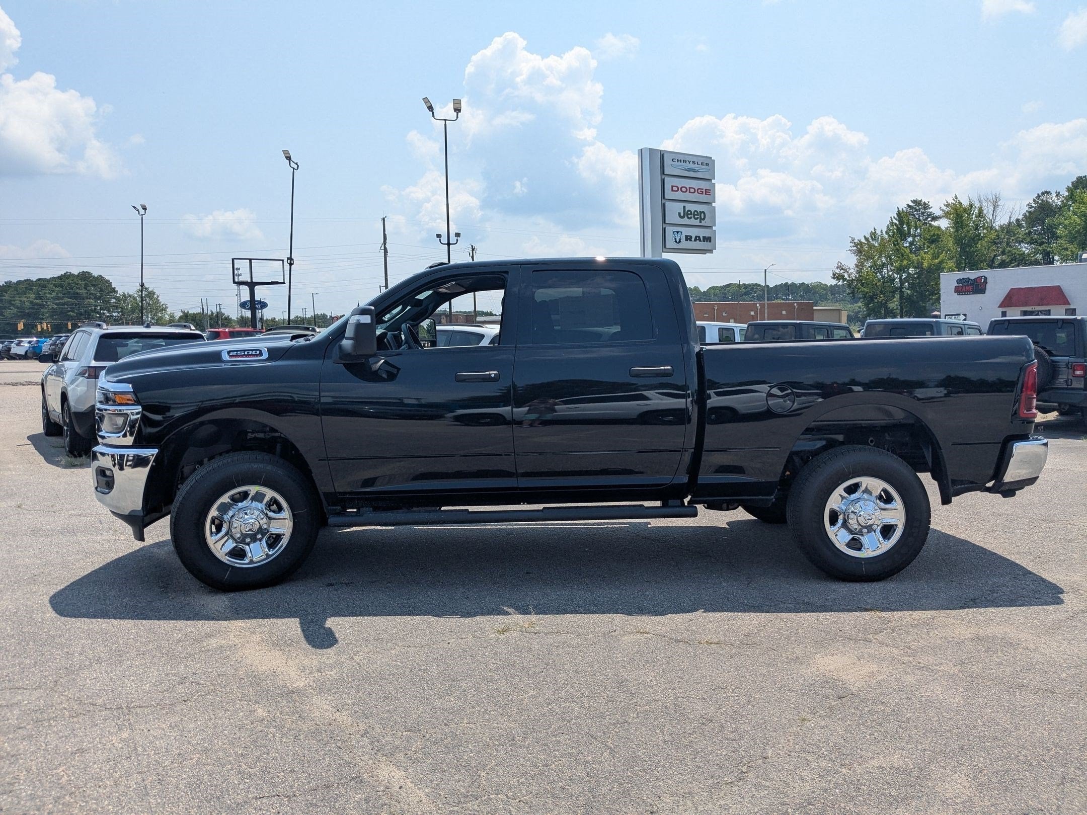 2026 RAM 2500 RAM 2500 TRADESMAN CREW CAB 4X4 6'4' BOX