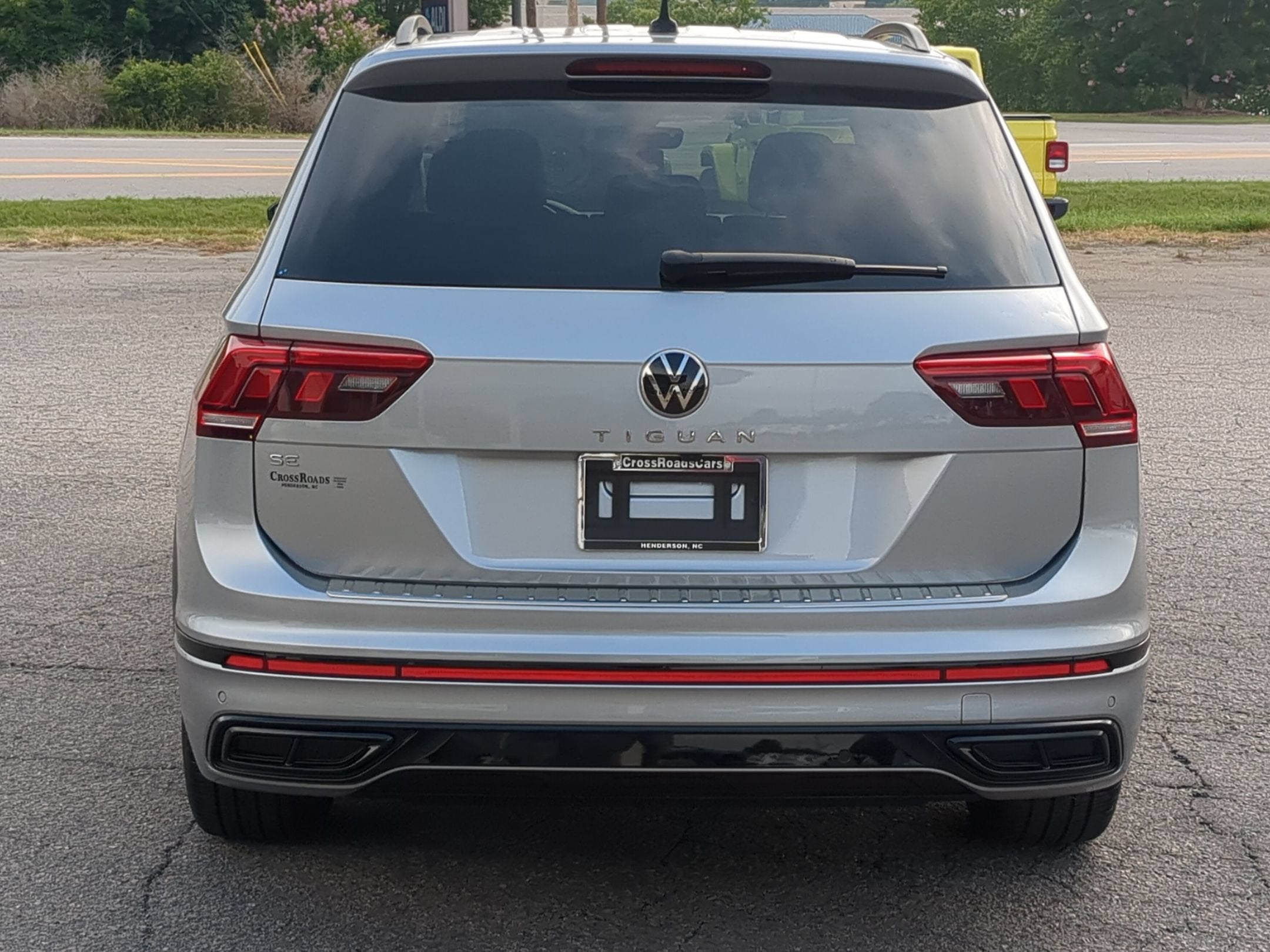 2023 Volkswagen Tiguan 2.0T SE R-Line Black