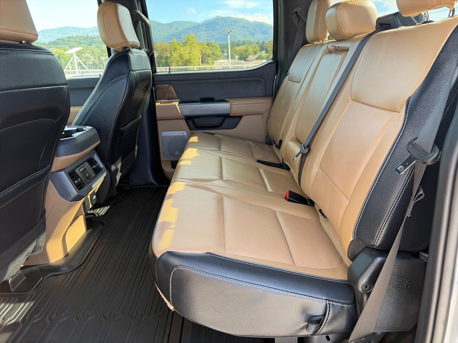 2024 Ford Super Duty F-250 SRW LARIAT