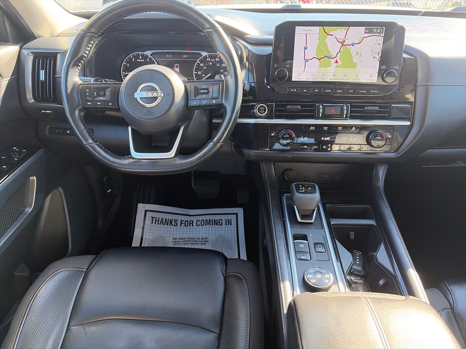 2023 Nissan Pathfinder SL