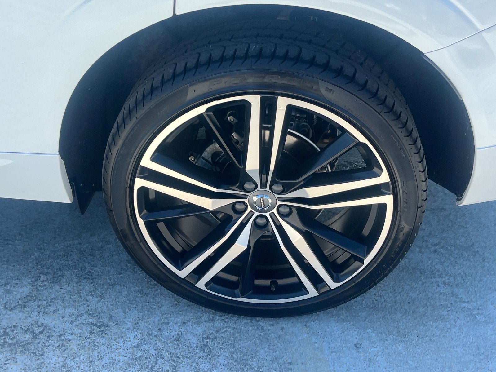 2019 Volvo XC60 R-Design