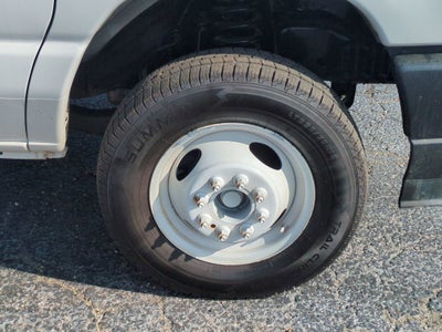 2024 Ford E-Series Cutaway Base