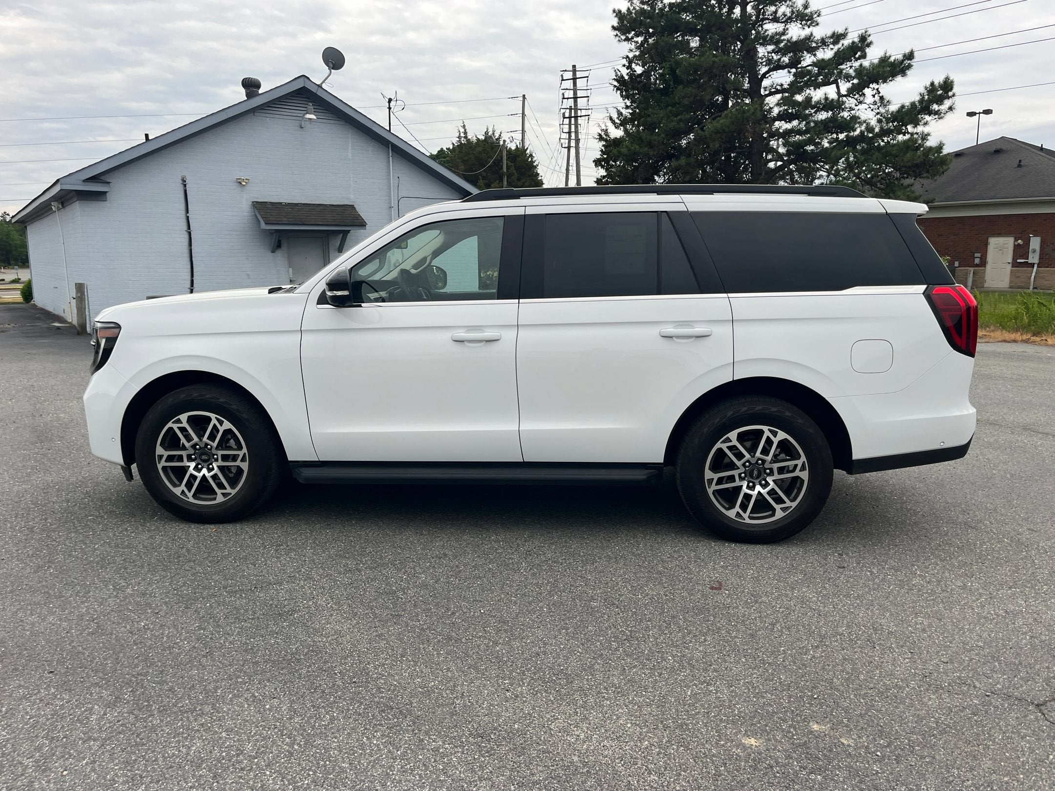 2025 Ford Expedition Active