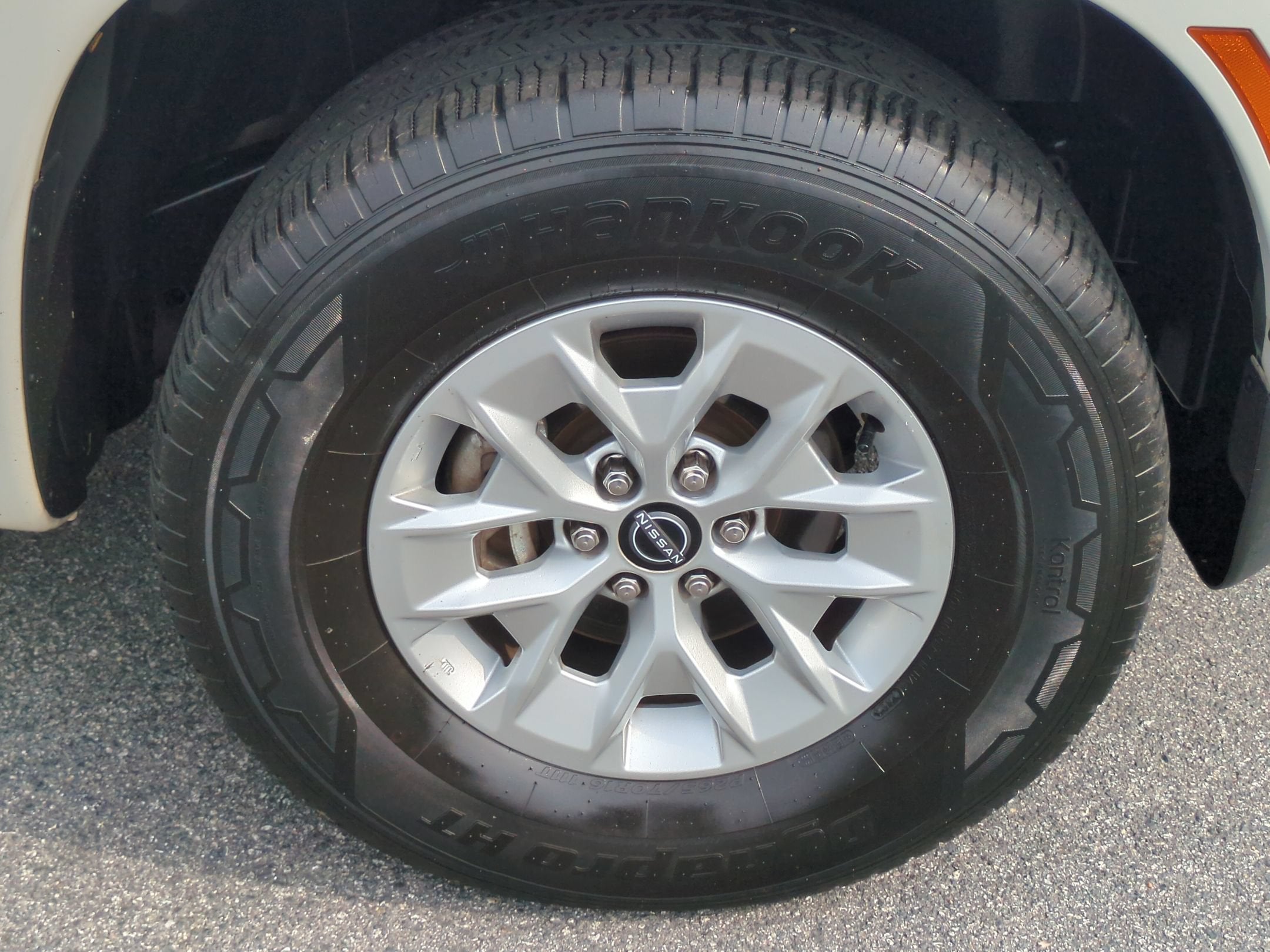 2024 Nissan Frontier SV