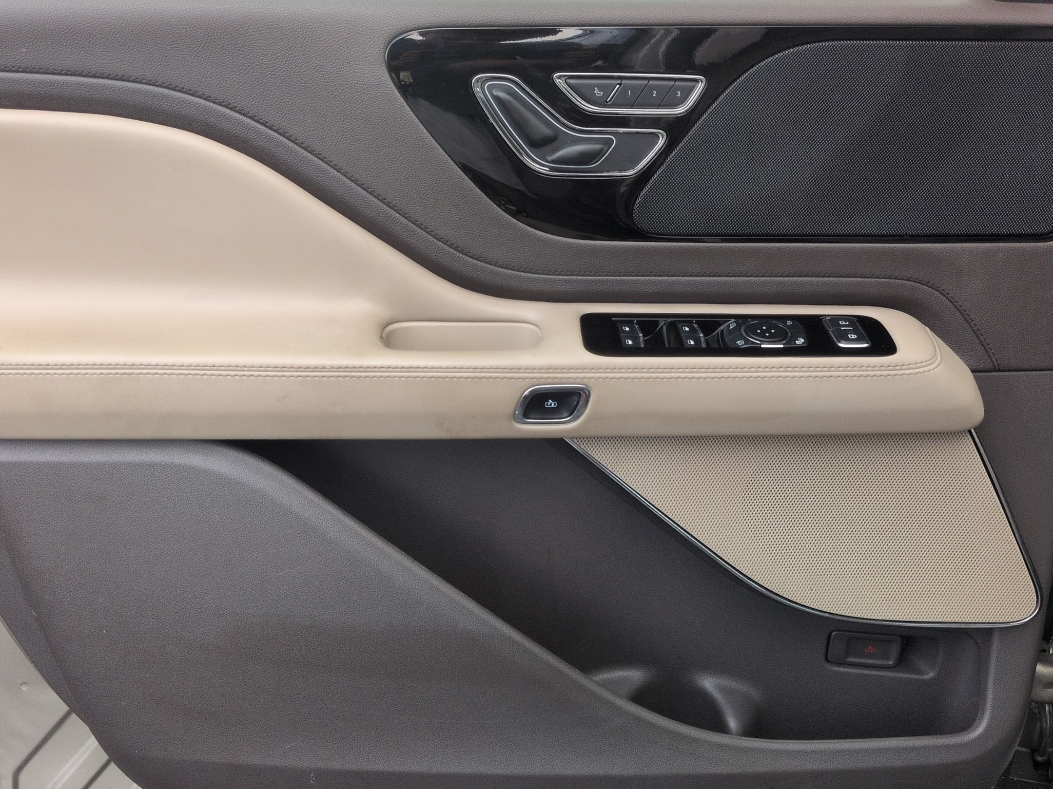 2023 Lincoln Aviator Standard