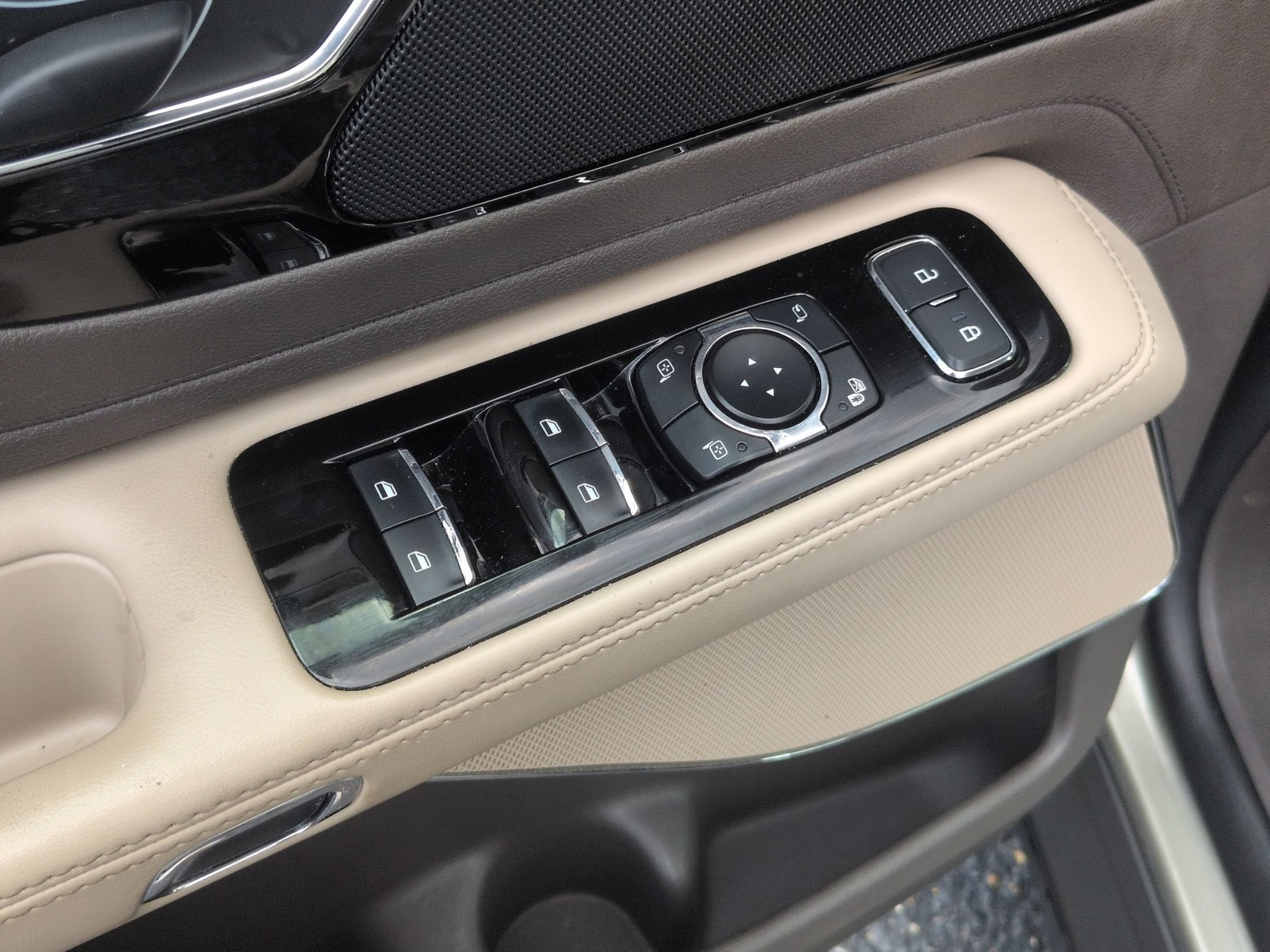 2023 Lincoln Aviator Standard