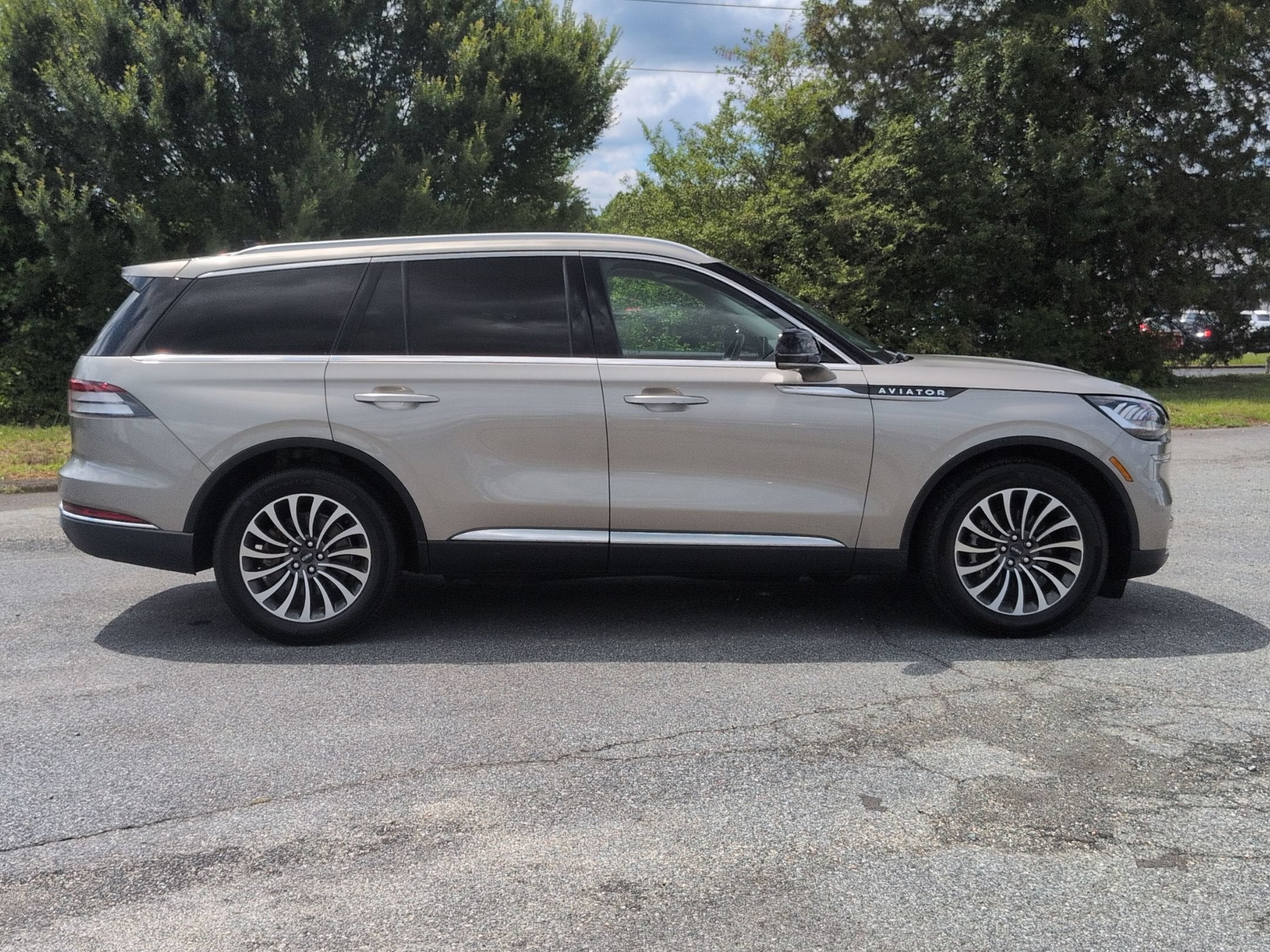 2023 Lincoln Aviator Standard