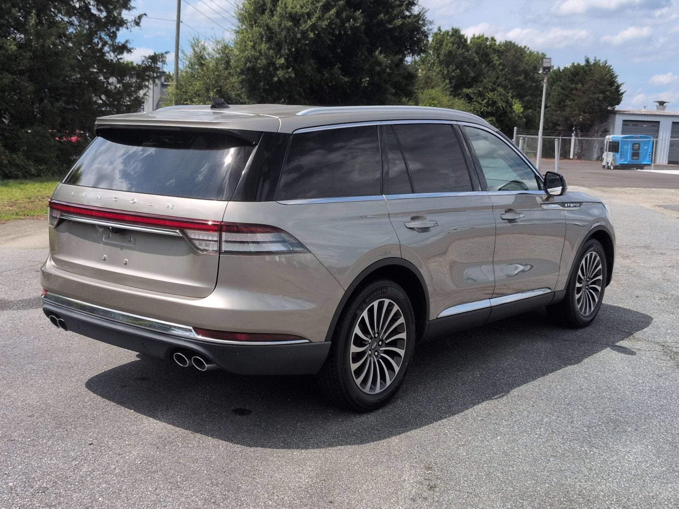 2023 Lincoln Aviator Standard