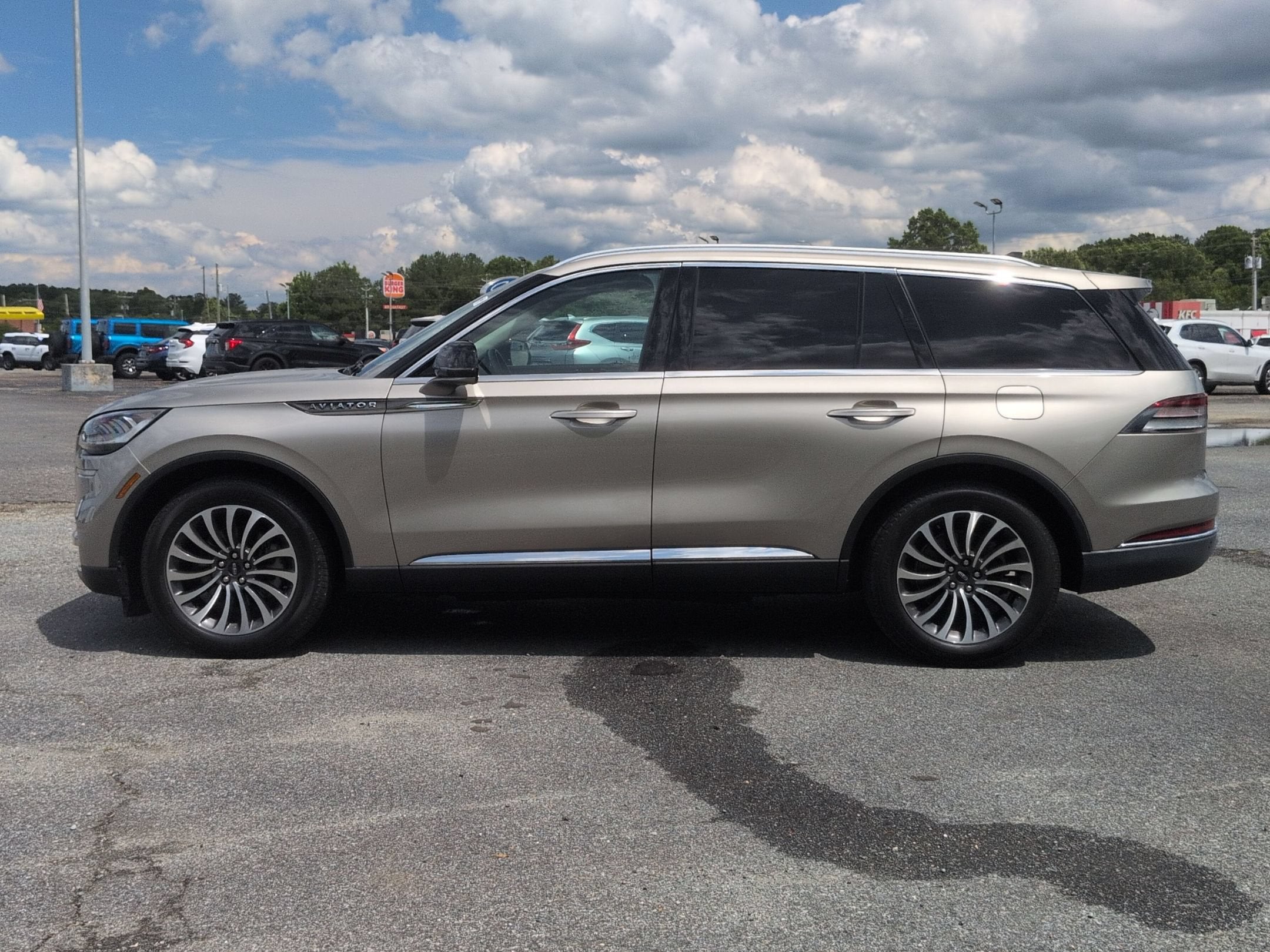 2023 Lincoln Aviator Standard