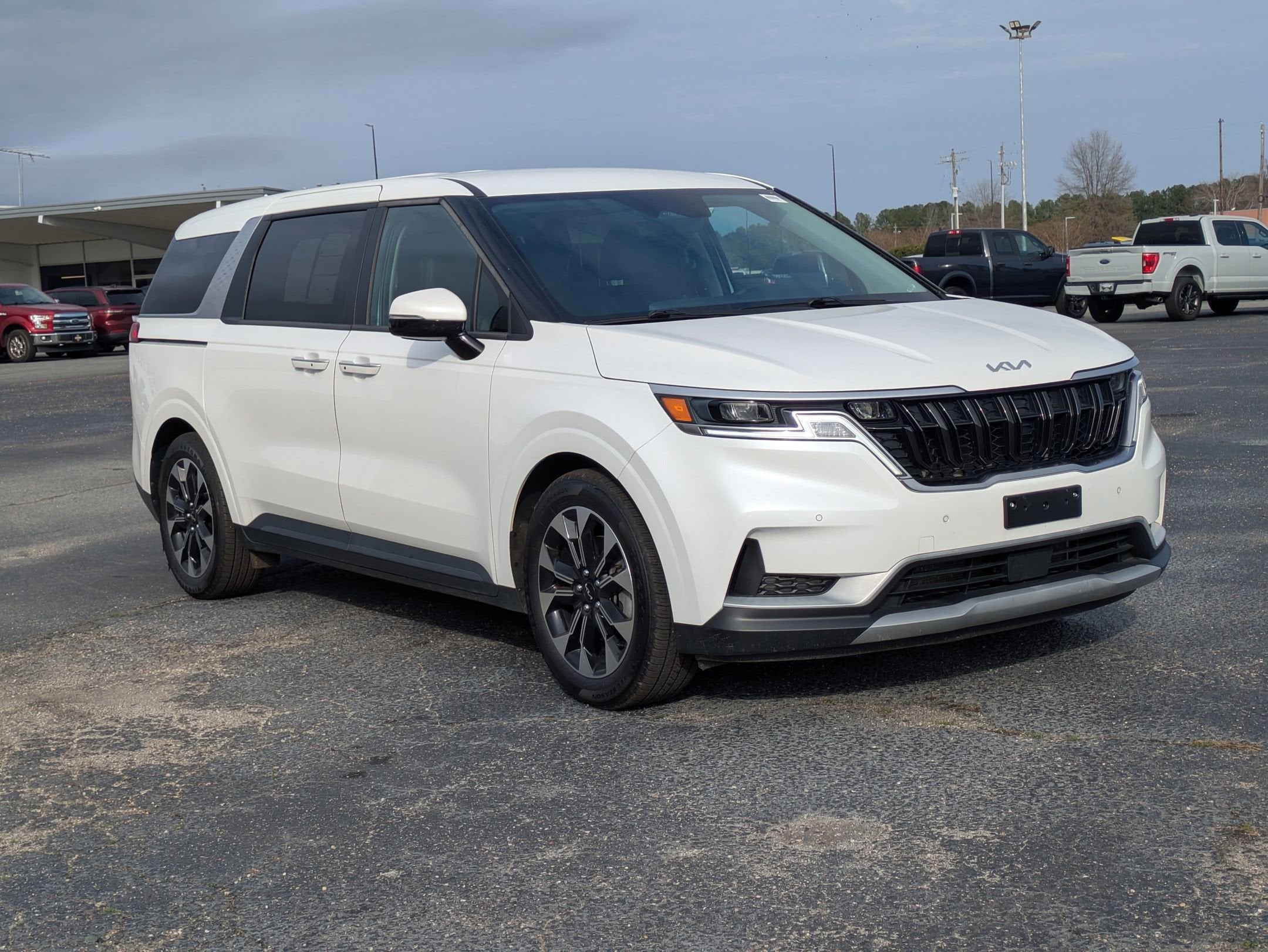 2024 Kia Carnival EX