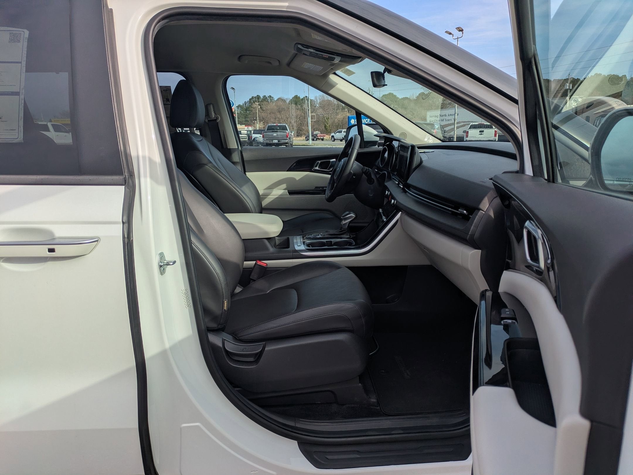 2024 Kia Carnival EX