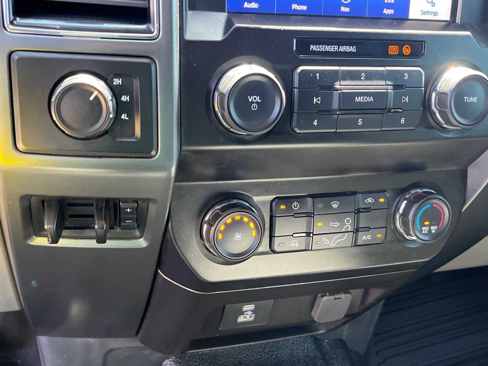 2022 Ford Super Duty F-550 DRW XLT DRW