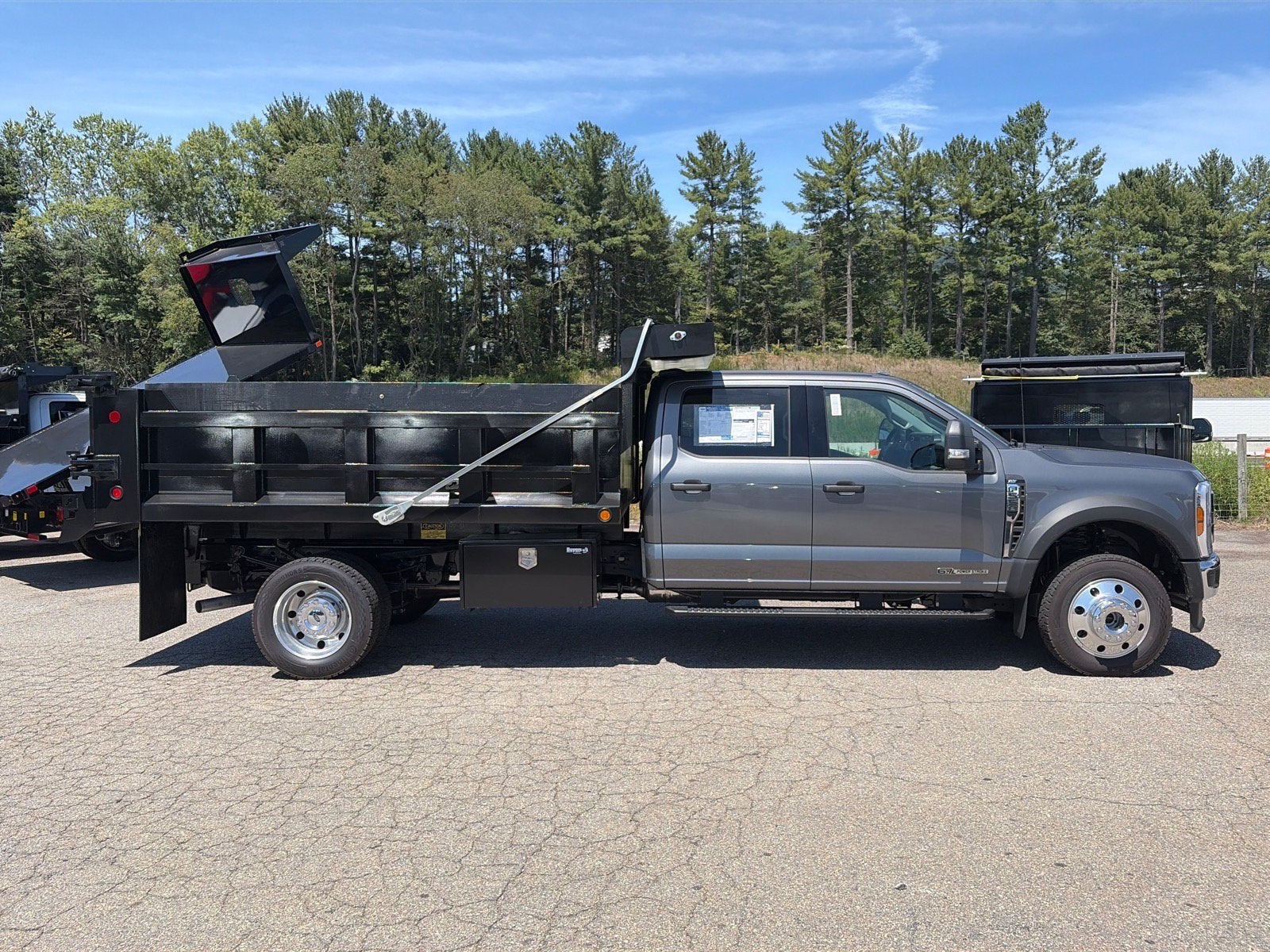 2026 Ford Super Duty F-550 DRW XLT
