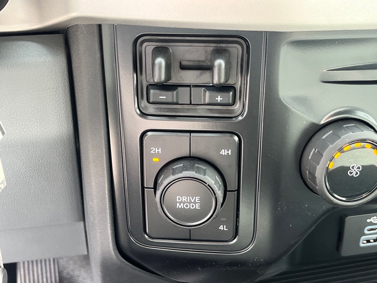 2026 Ford Super Duty F-450 DRW XLT