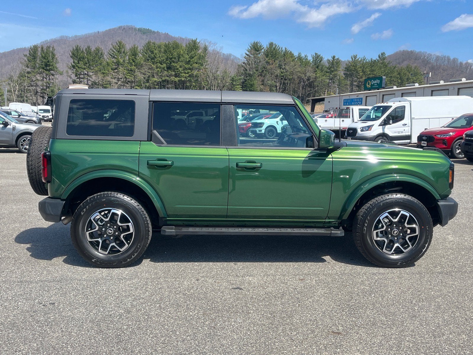 2024 Ford Bronco Outer Banks