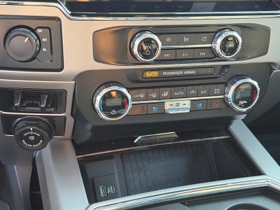2022 Ford Super Duty F-350 DRW LARIAT