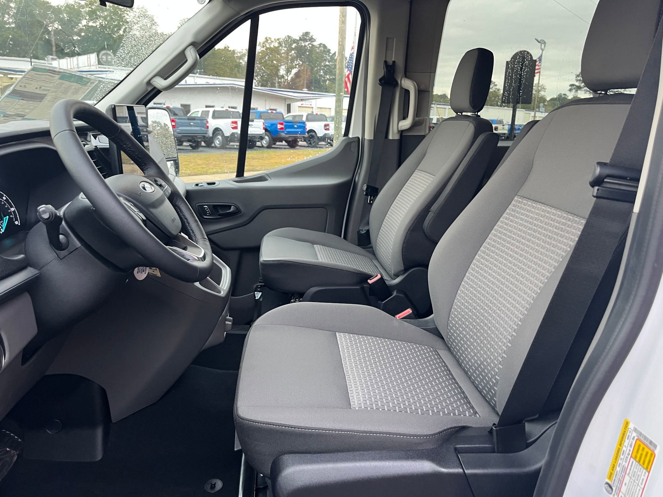 2025 Ford Transit Passenger Wagon XLT