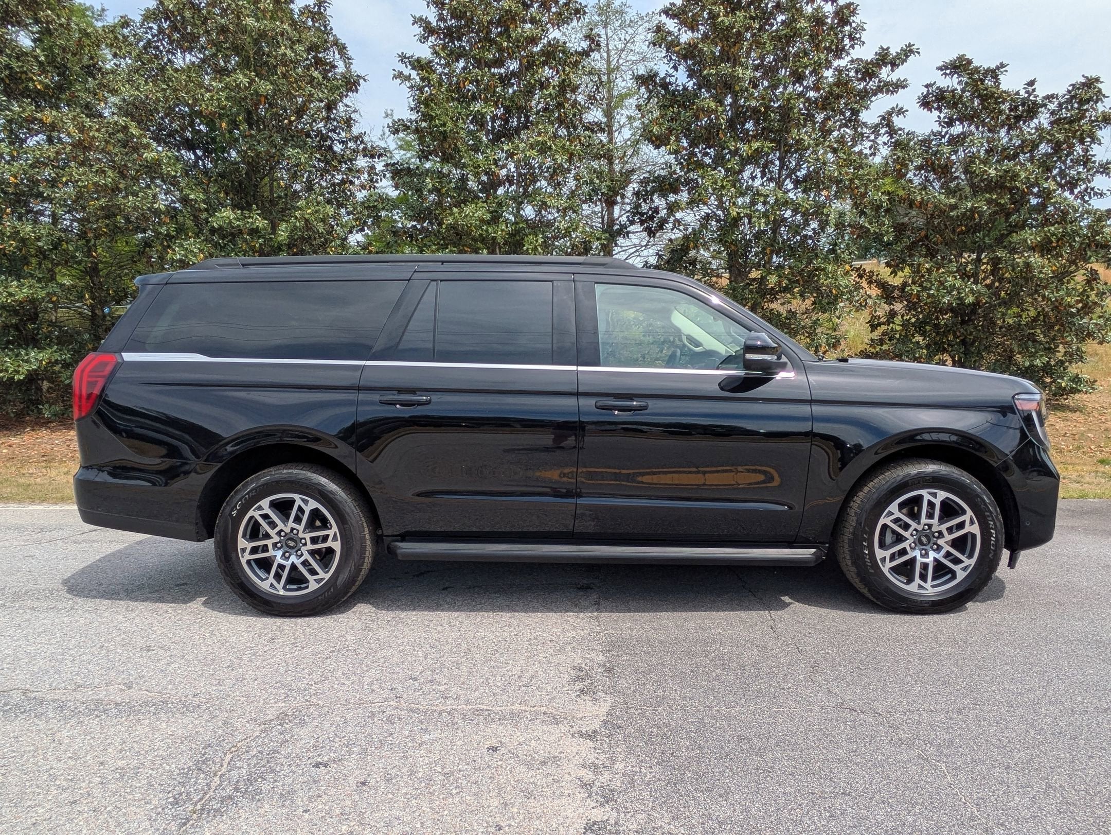 2025 Ford Expedition Max Active