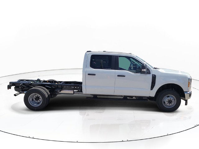 2027 Ford F-350SD 4WD CREW CAB DRW