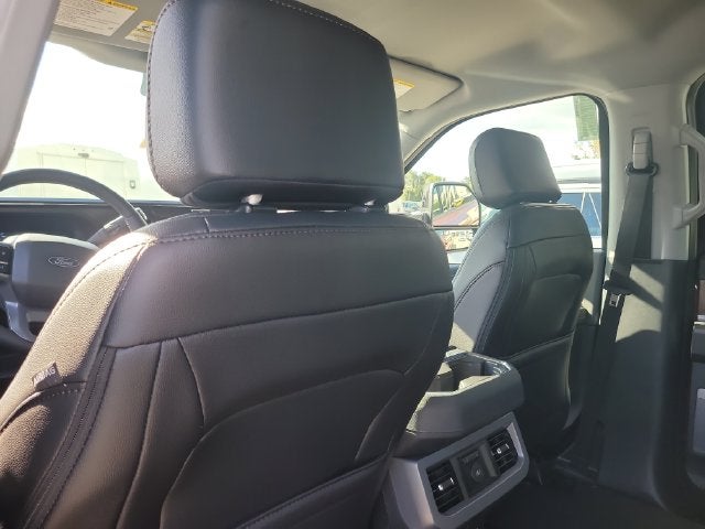 2027 Ford F-250SD Lariat 4WD CREW CAB