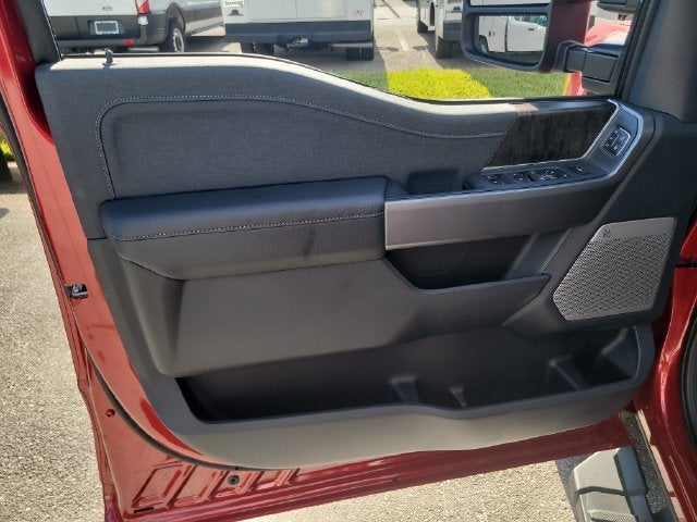 2027 Ford F-250SD Lariat 4WD CREW CAB