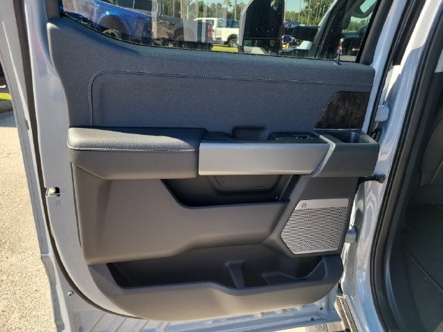 2027 Ford F-250SD Lariat 4WD CREW CAB