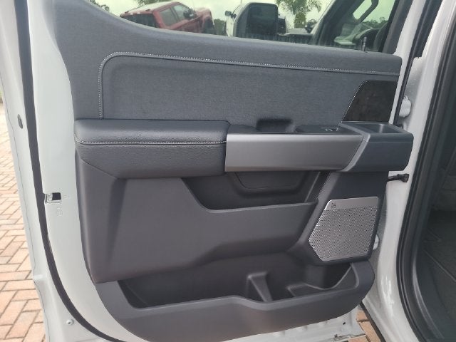 2026 Ford F-350SD Lariat DRW 4WD CREW CAB