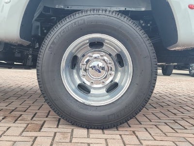 2026 Ford F-350SD Lariat DRW 4WD CREW CAB