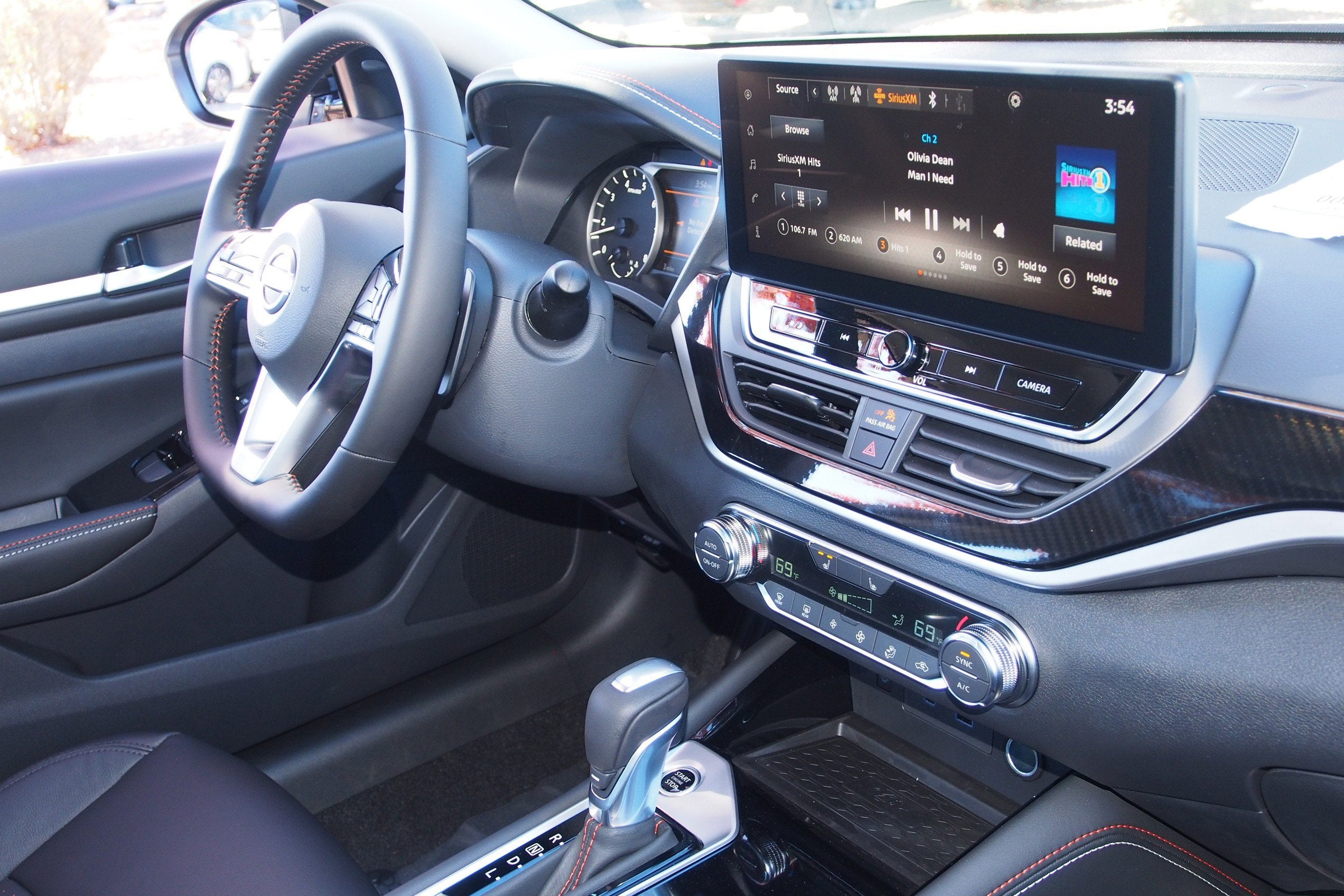 2025 Nissan Altima SR