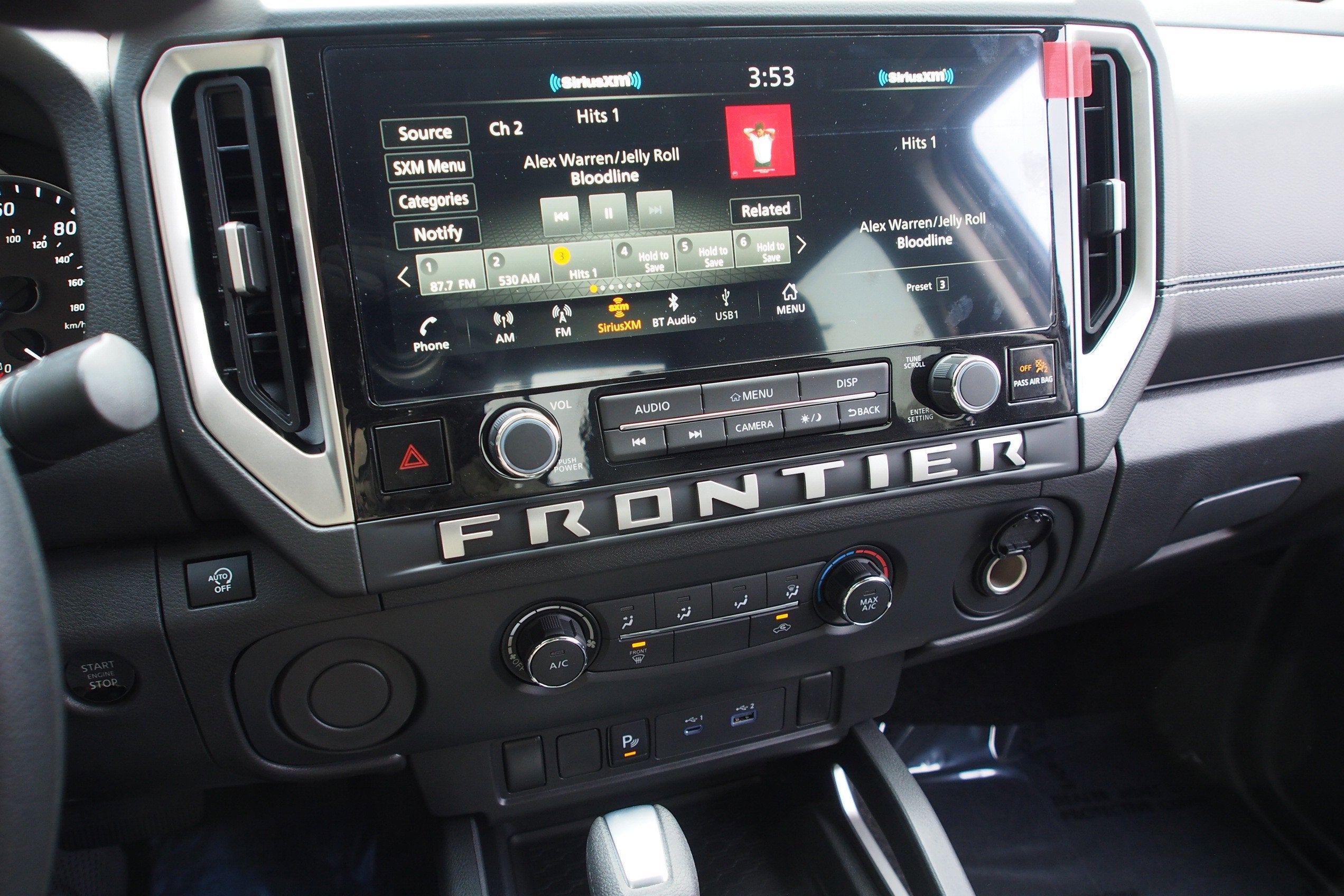 2026 Nissan Frontier SV