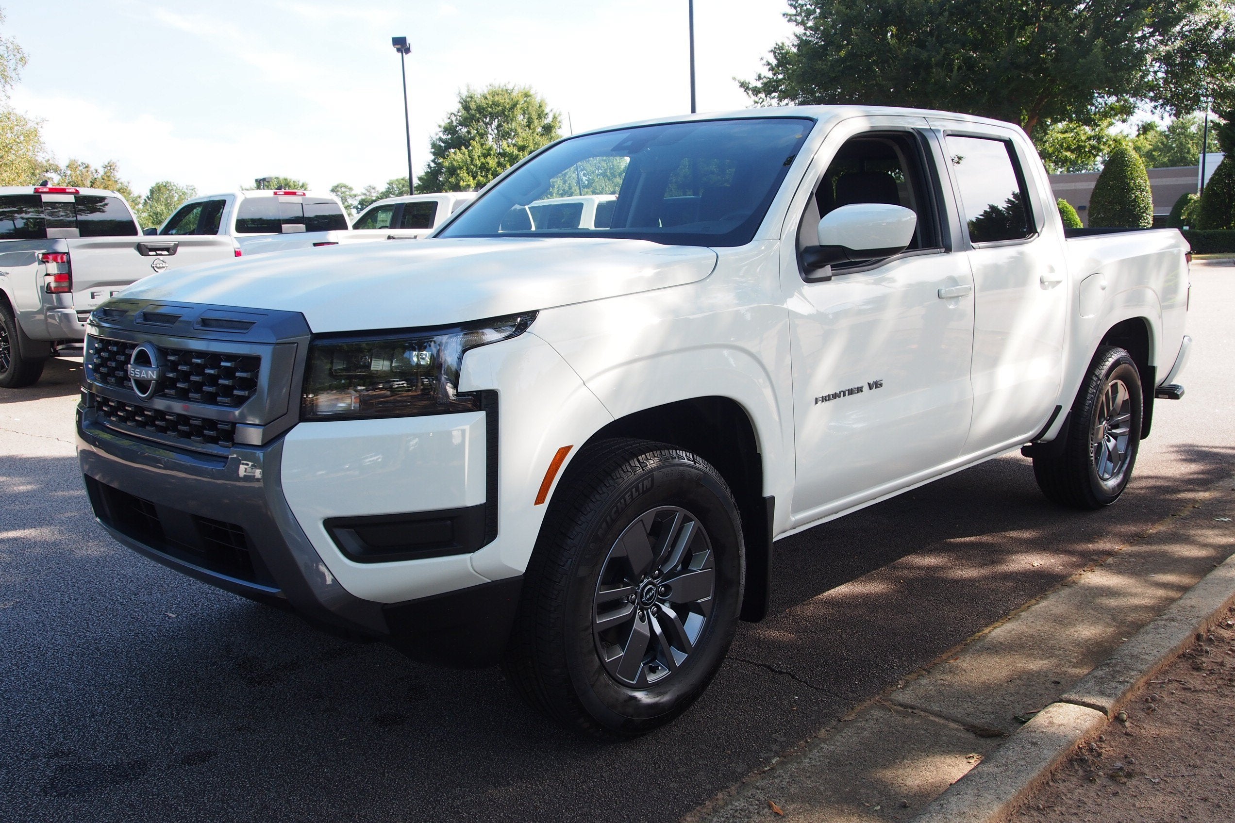 2027 Nissan Frontier SV