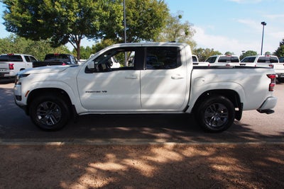 2027 Nissan Frontier SV
