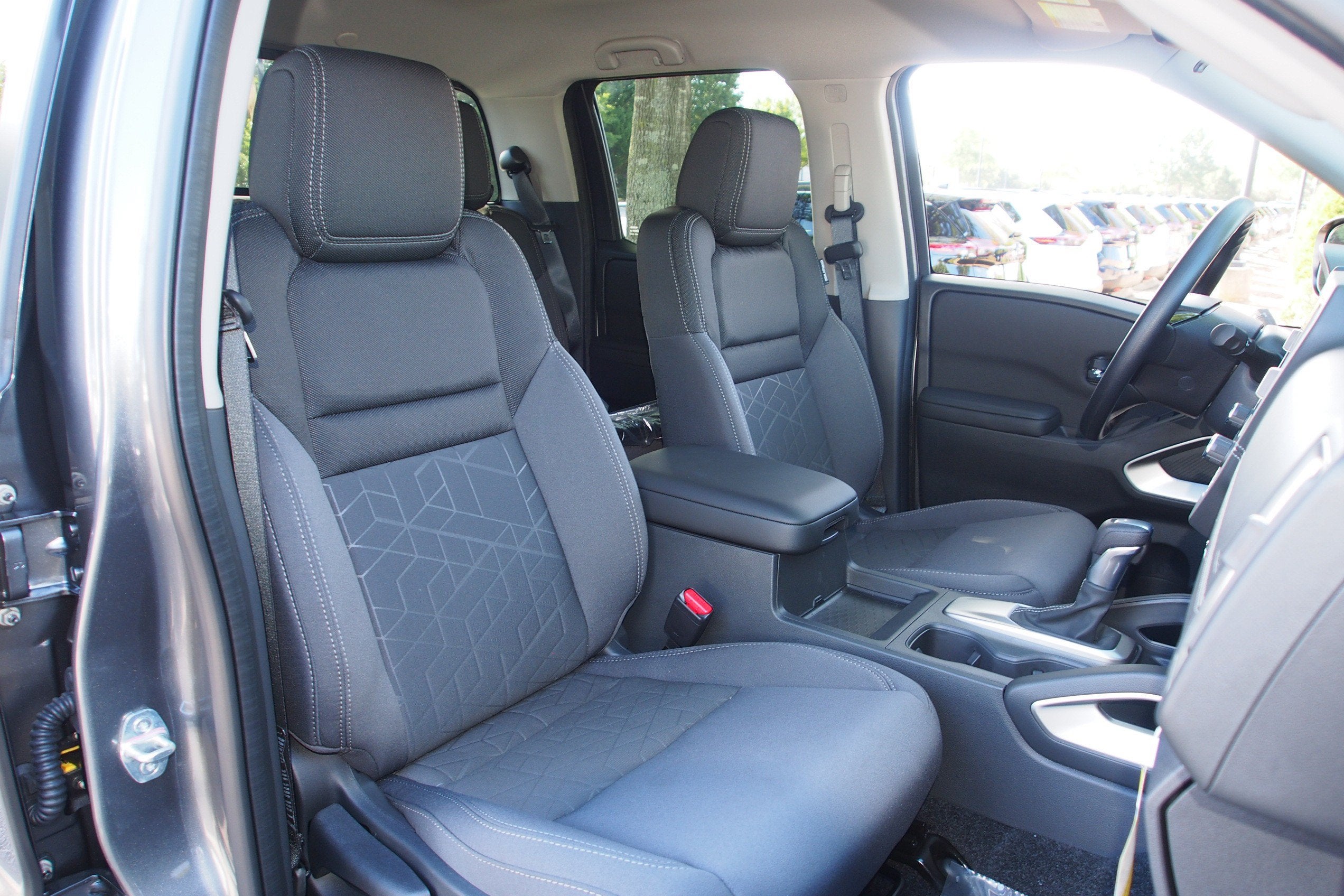 2027 Nissan Frontier SV