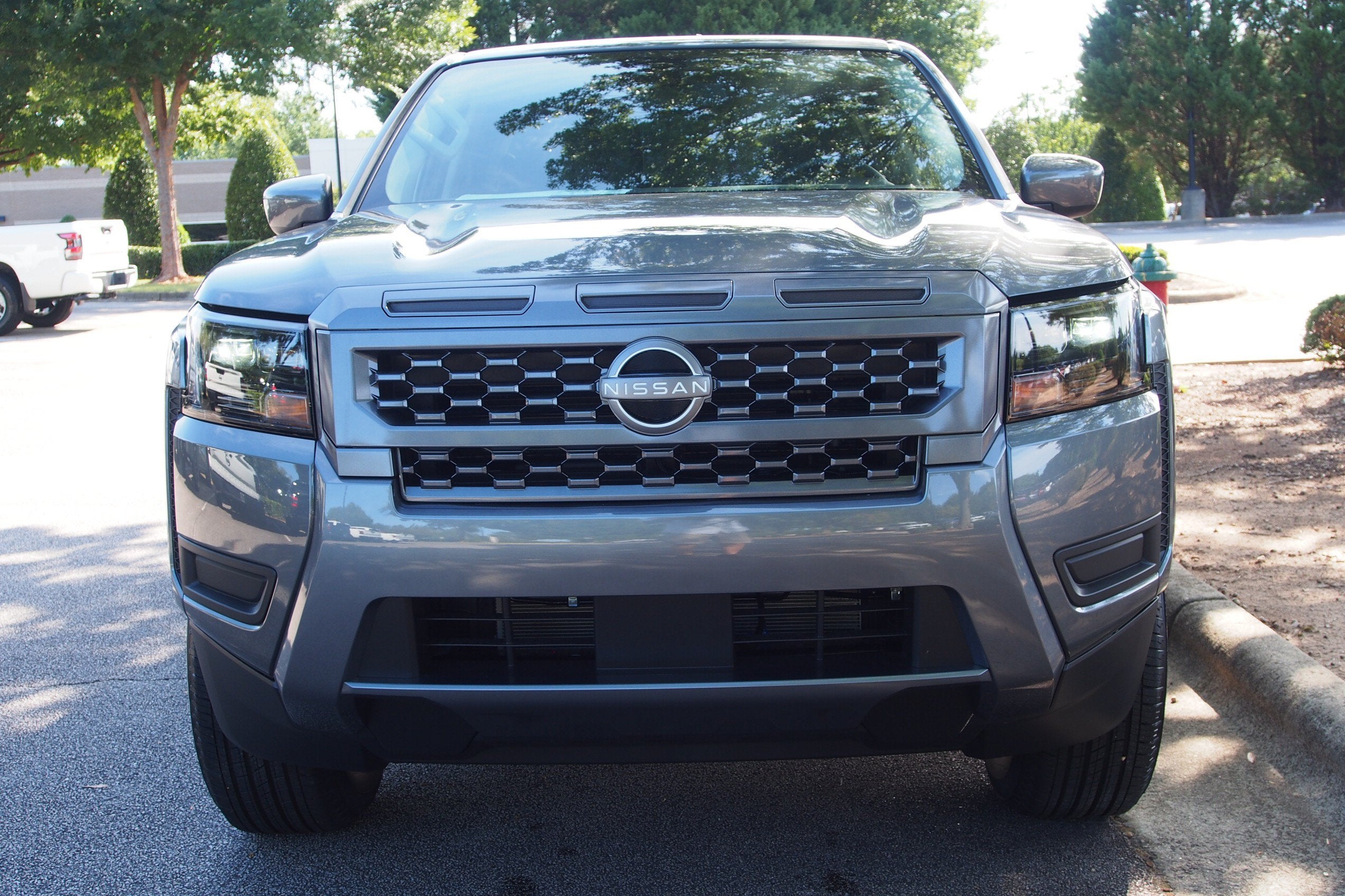 2027 Nissan Frontier SV