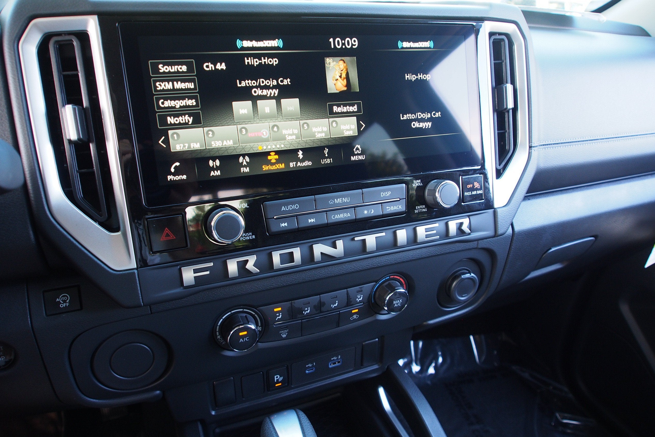 2027 Nissan Frontier SV