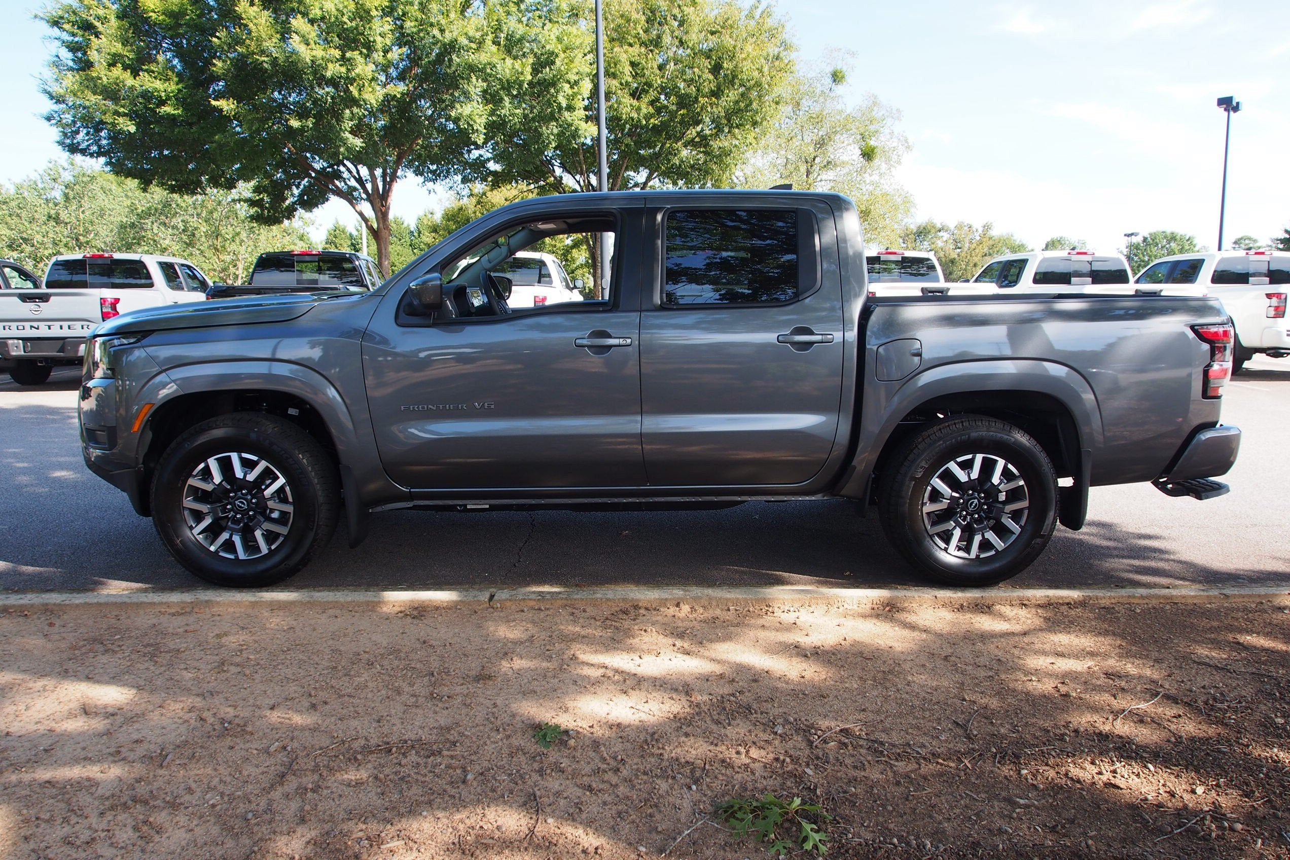 2027 Nissan Frontier SV