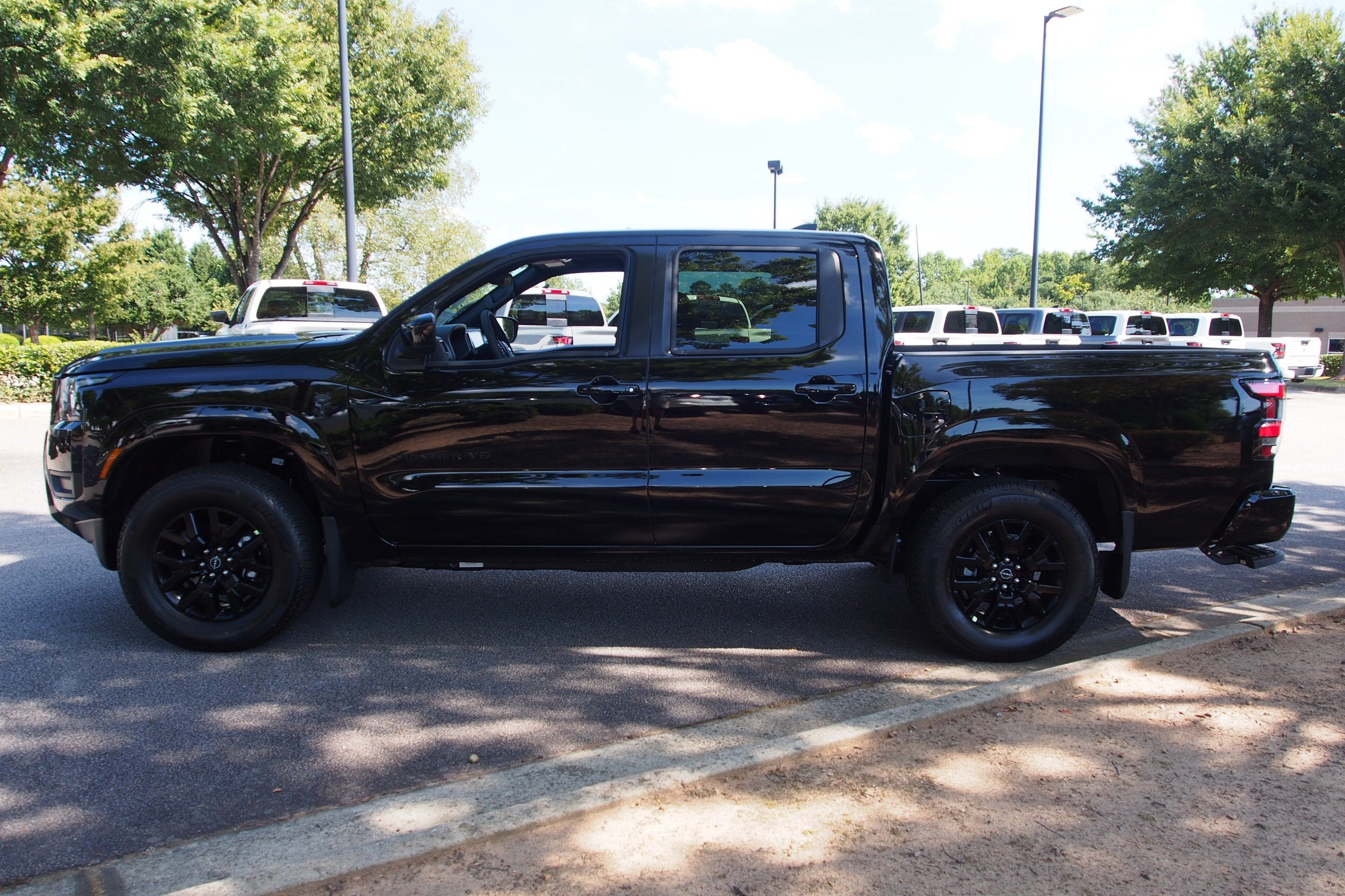 2027 Nissan Frontier SV
