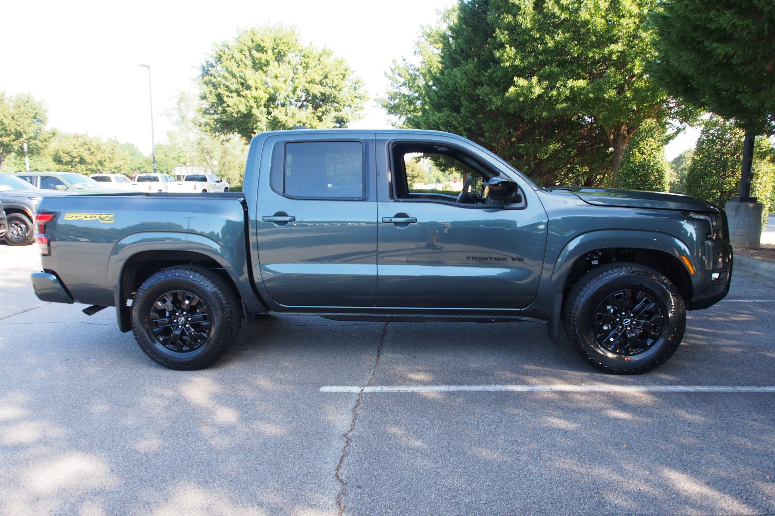 2027 Nissan Frontier SV