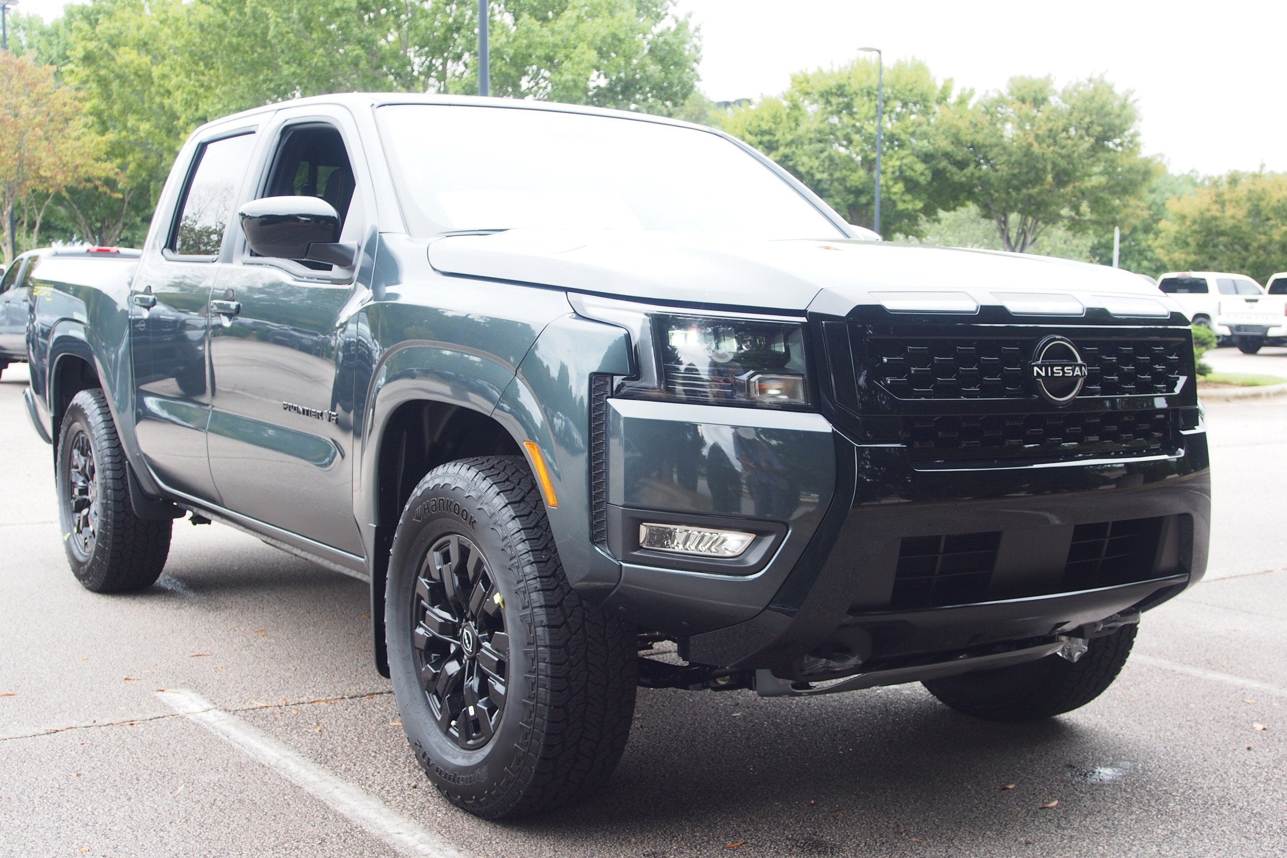 2027 Nissan Frontier SV