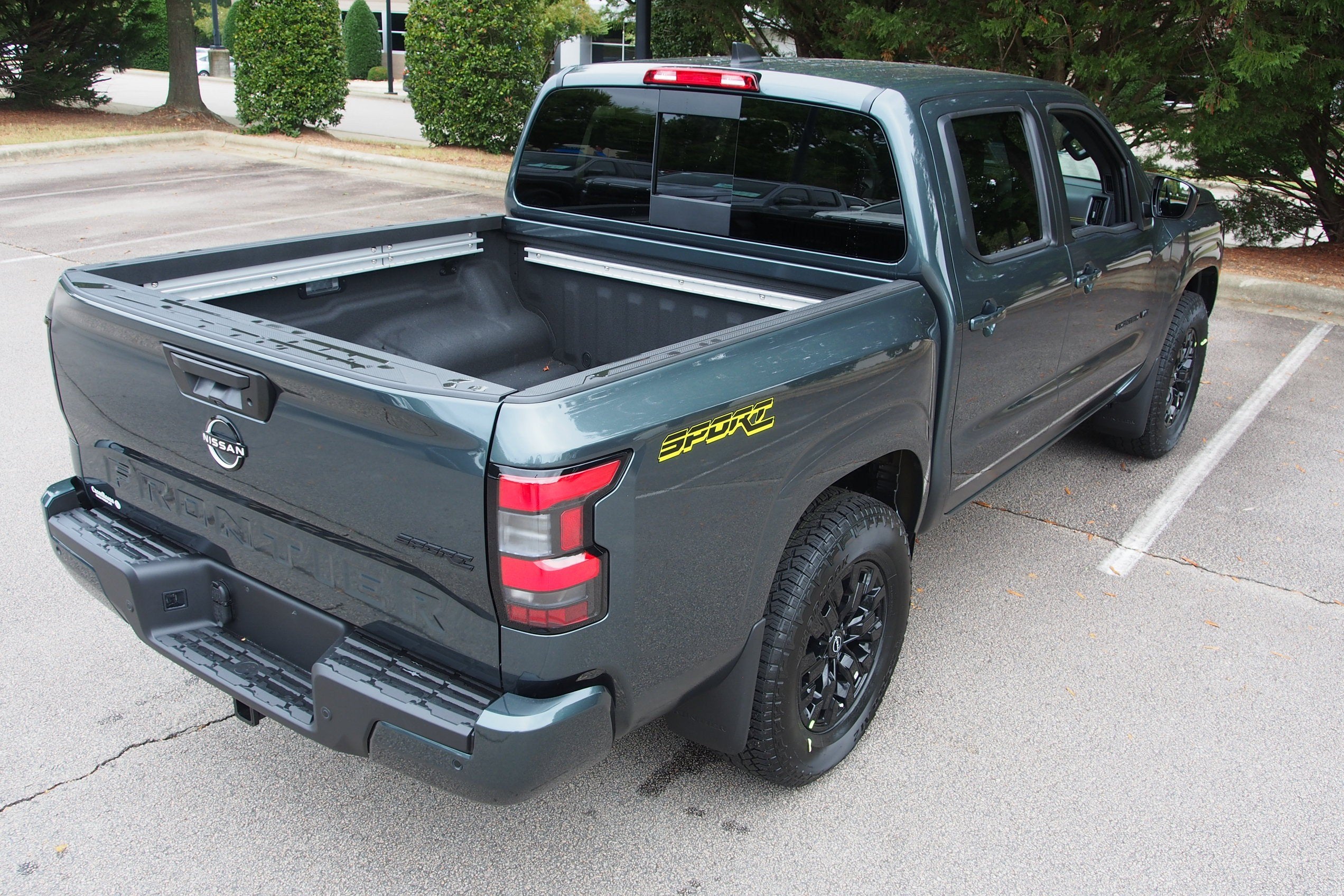 2027 Nissan Frontier SV
