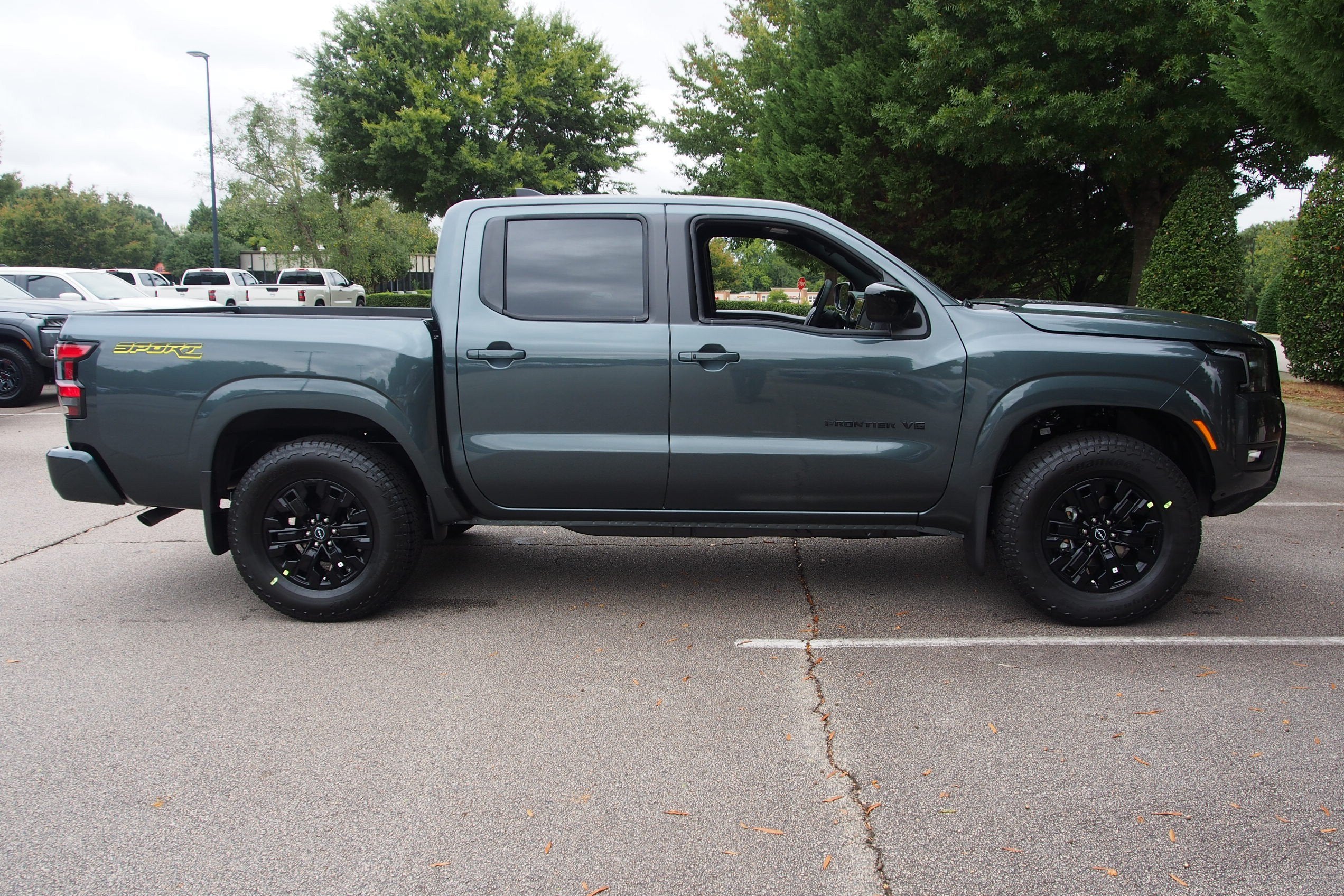 2027 Nissan Frontier SV