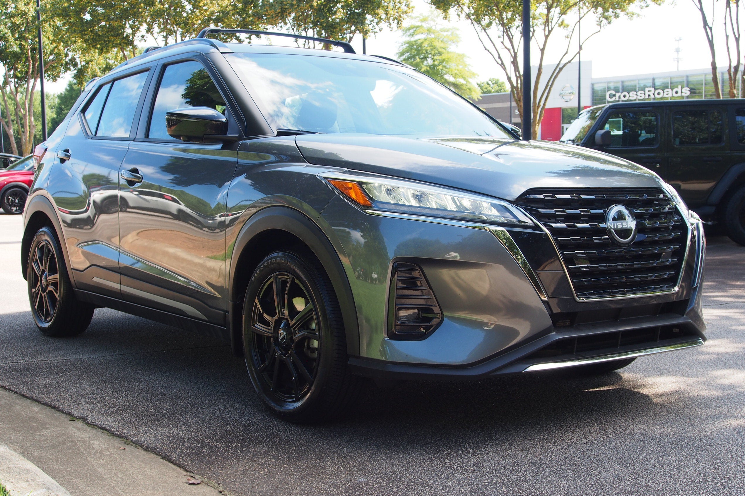 2022 Nissan Kicks SR