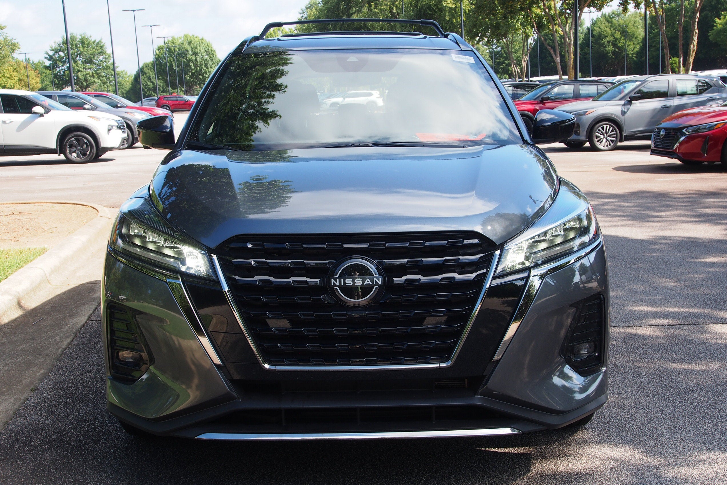 2022 Nissan Kicks SR